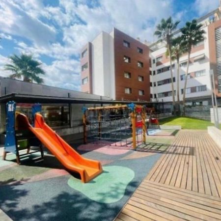 グラナダVivir En El Campus De La Saludアパートメント エクステリア 写真